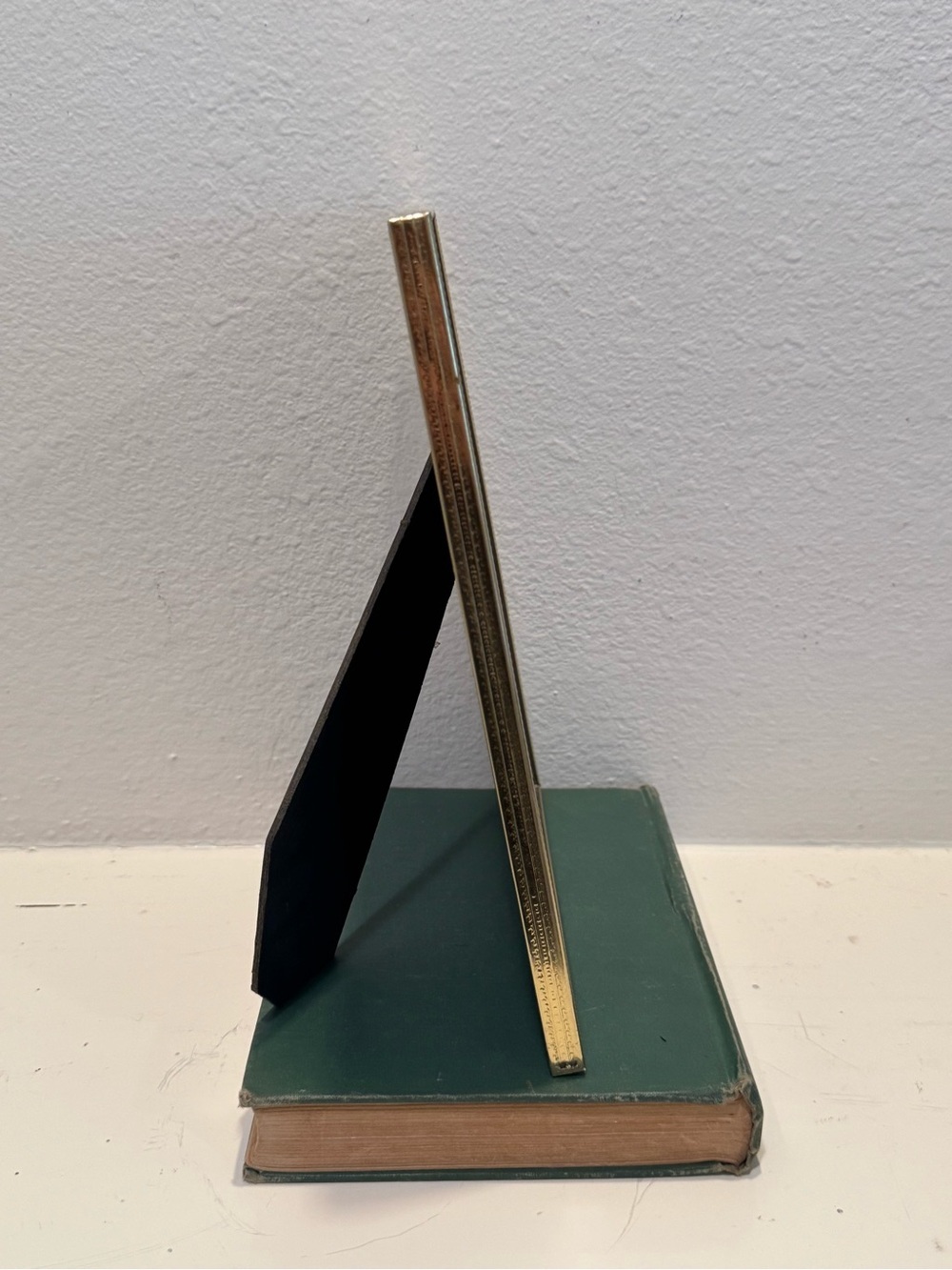 Vintage Gold Tone/Brass 8x10 Picture Frame with Brown Accent Detail w/ Easel - Picture 5 of 11